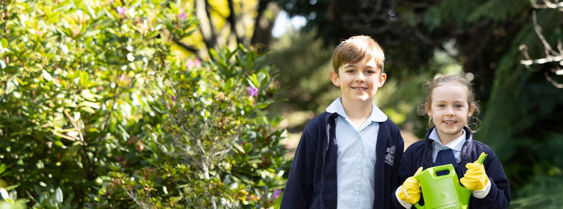 OLN Students walking path to garden