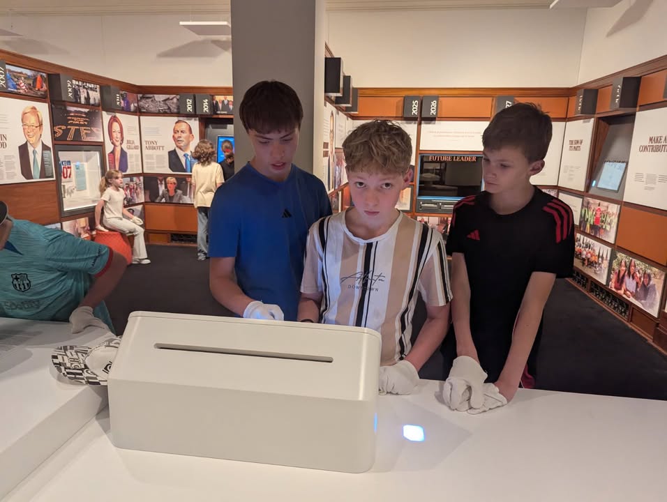 525045016300196_1458217716316250-1